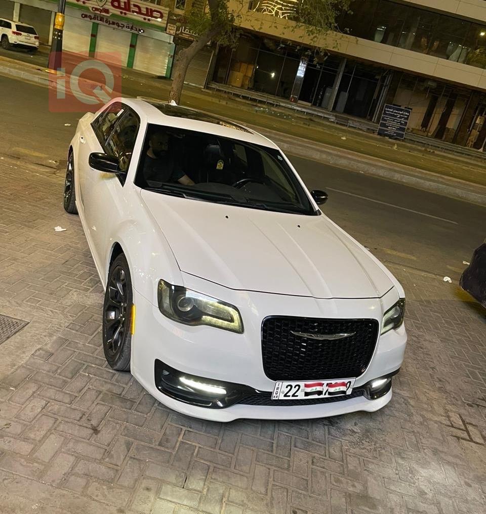 کرایسلەر 300